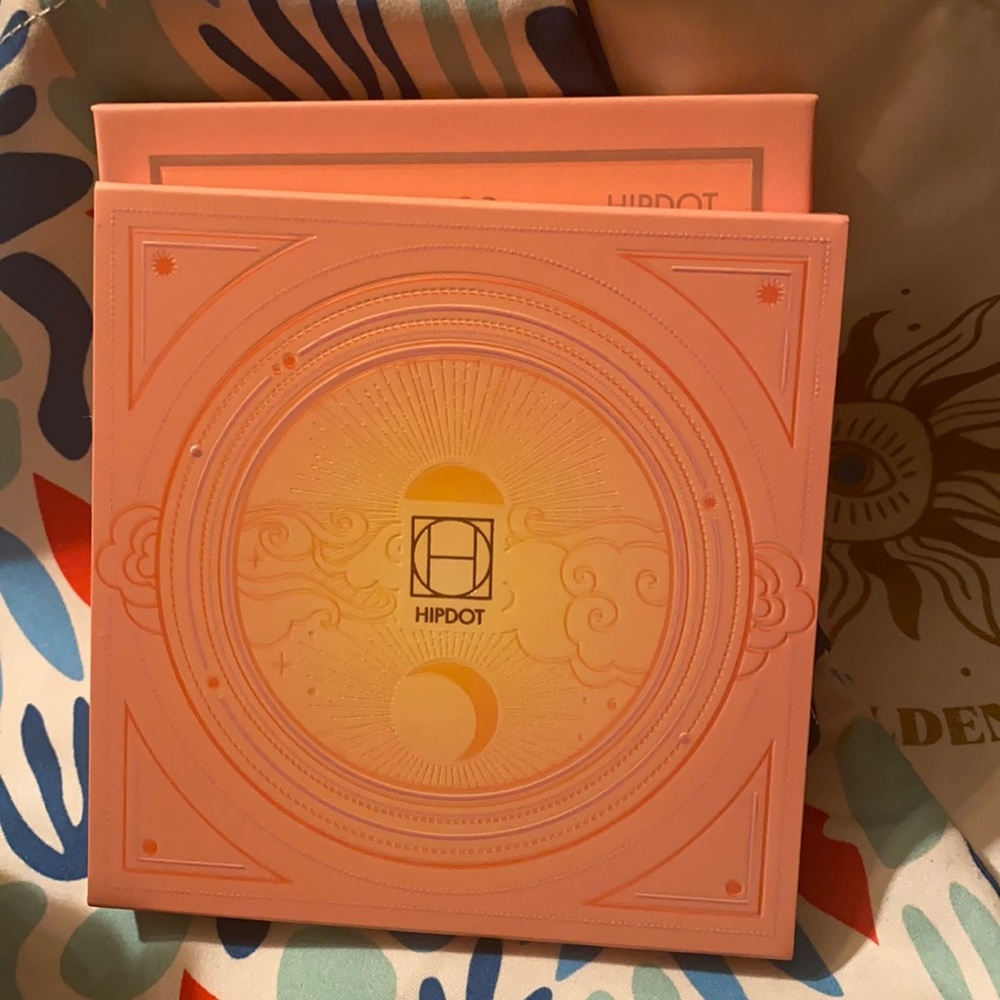 Hipdot 4 shade face palette